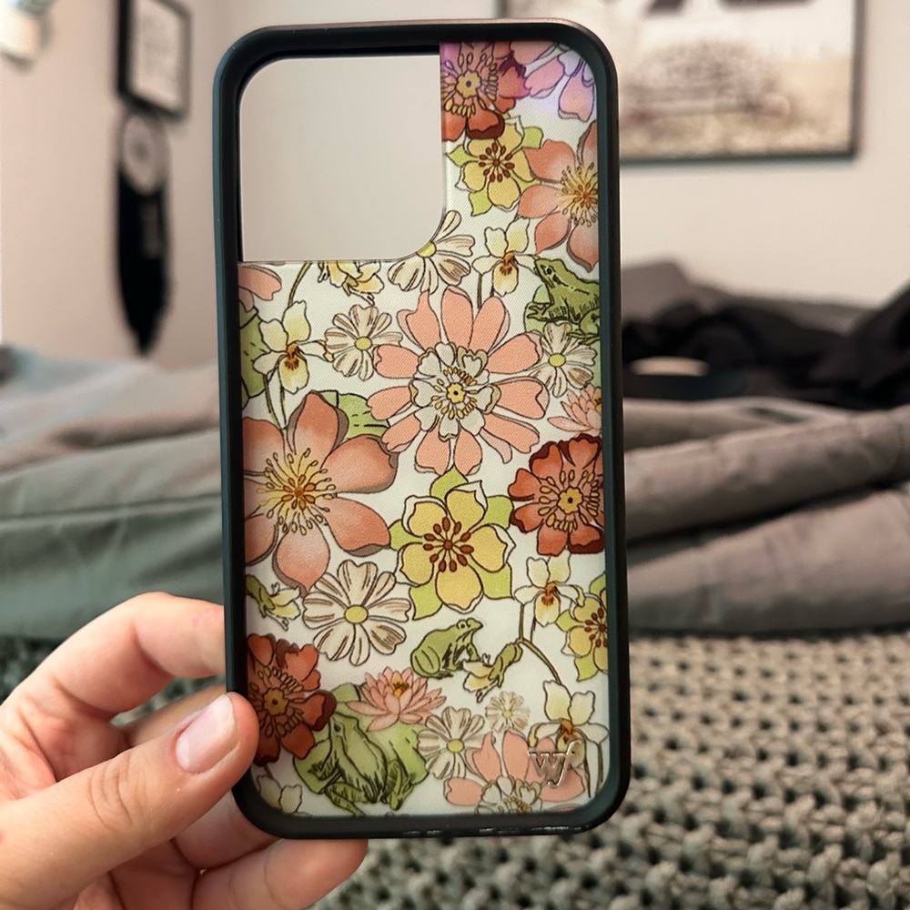 iphone 14 pro max Wildflower phone case🤎